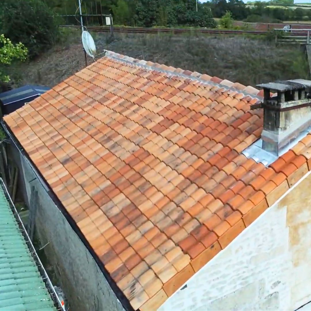 toiture en terre cuite